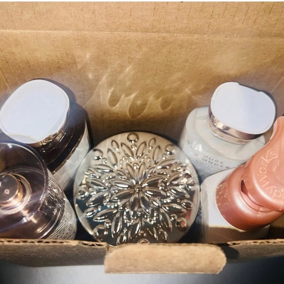 Limited Edition Bath and Body Works Iridescent Pure Wonder Tote Bag Gift Set - Picture 7 of 14